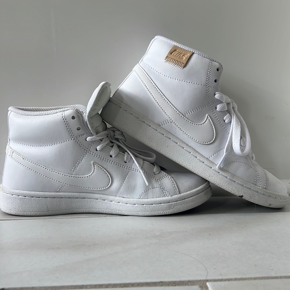Women’s Nike Court Royale 2 Mid Shoes
